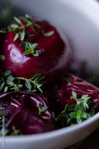 Tapety artystyczne Davidson Plum with Wild Thyme