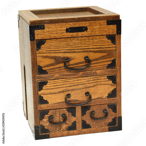 桐たんすのミニチュア 白抜き物撮り写真