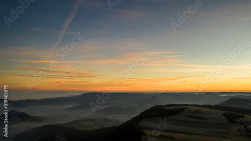Morgennebel im Tal - Sonnenaufgang