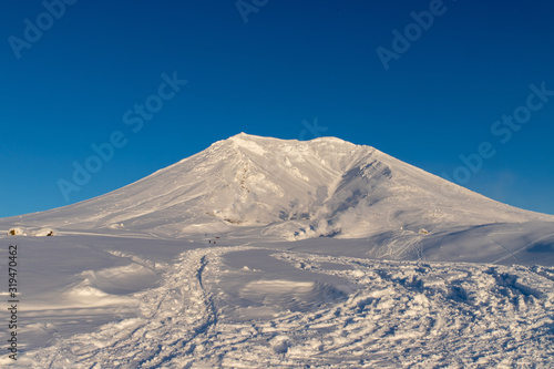 大雪山　旭岳の美しい冬景色 © 英敏 松本