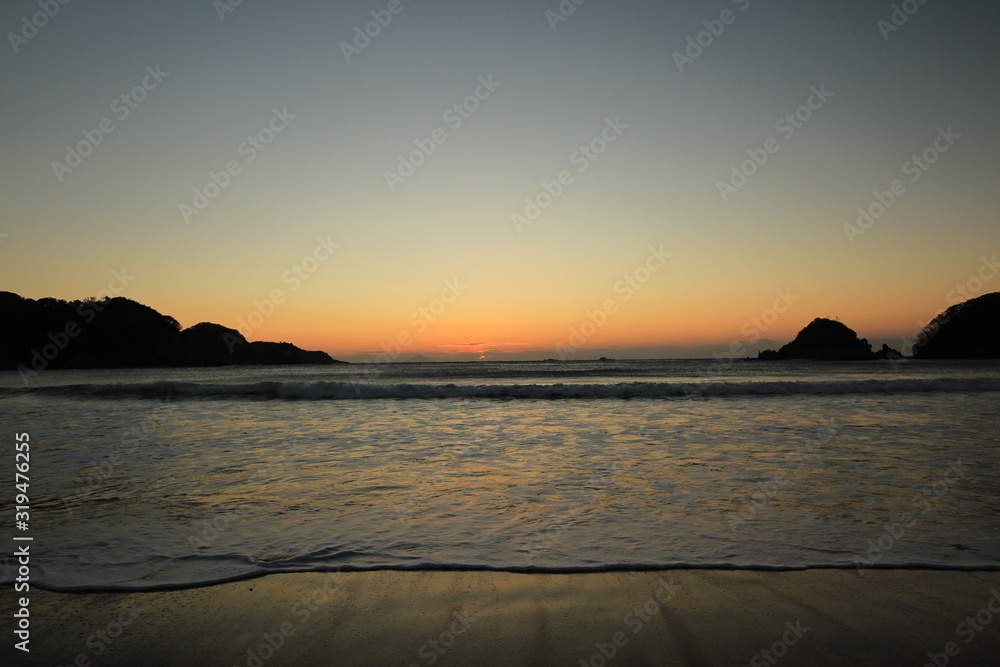 南伊豆　弓ヶ浜の朝日