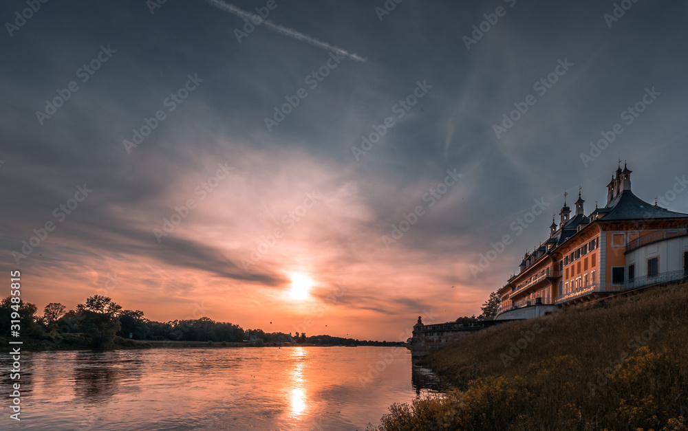 Schloss Pillnitz mit Sonnenuntergang