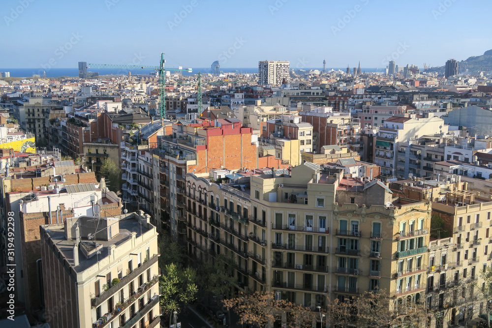 Barcelona, Spanien: Blick auf die Altstadt vom Passionsturm der Sagrada Familia 