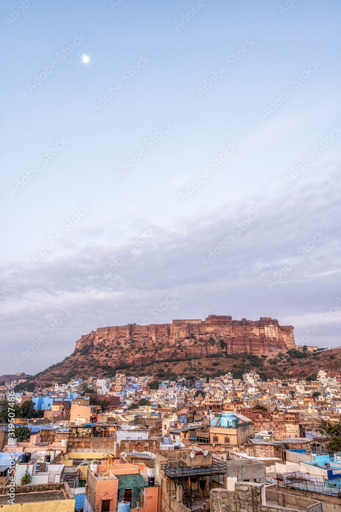 Fototapeta premium mehrangarh fort sunrise