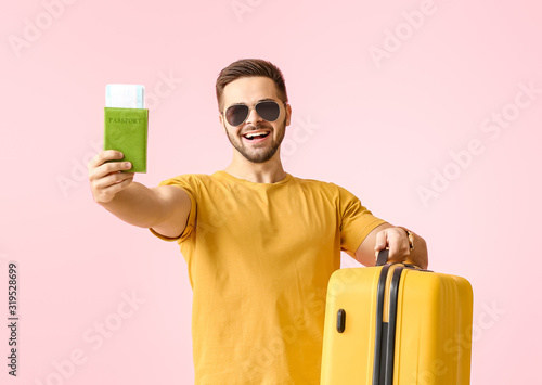Handsome male tourist on co...