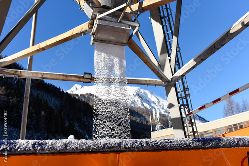 Winter, Verkehr, asfinag, Autobahn, A10, Schneepflug, Schneeräumen, Schneefräse, Transport, Streusalz, Salz, Winterdienst