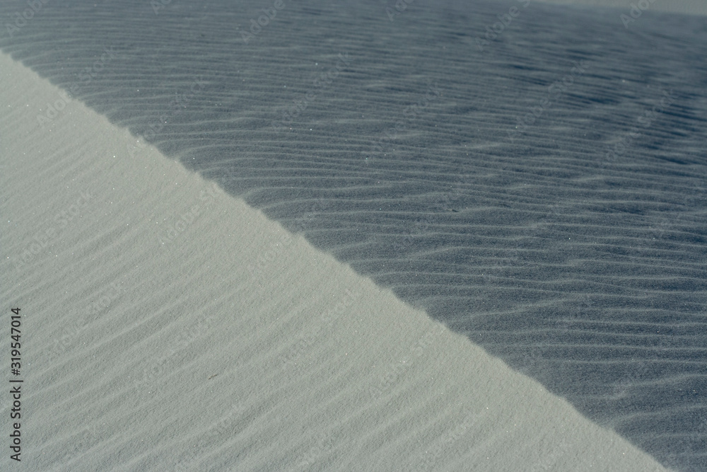 Obraz premium White gypsum sand dunes at White Sands National Park, New Mexico, won