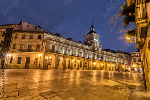 Plaza de la constitución en Oviedo