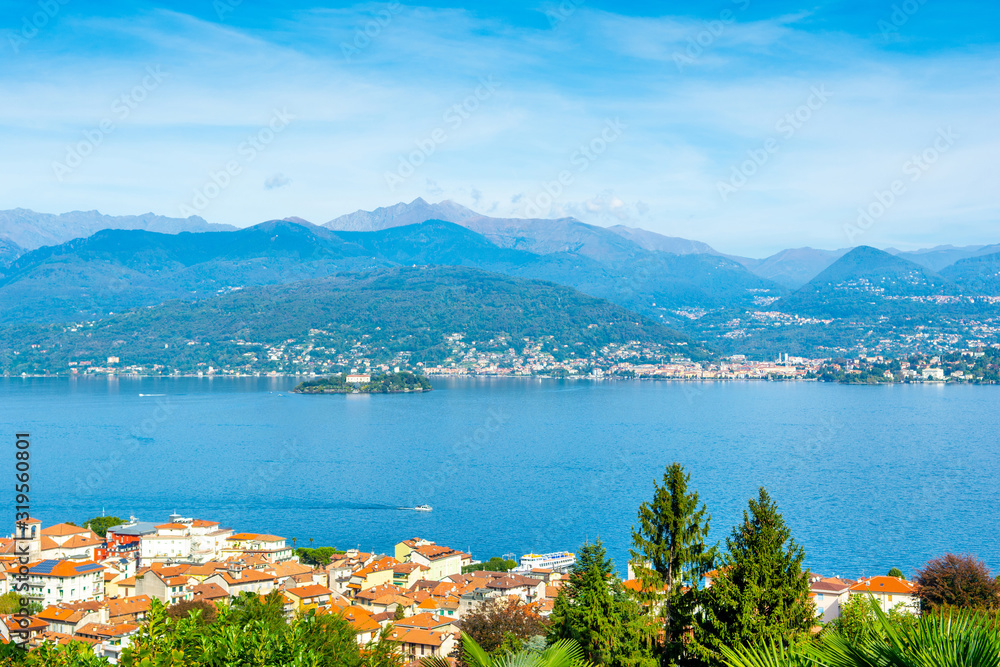 Fototapeta premium Beautiful autumn landscape of Stresa town, Italy