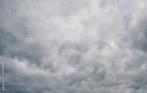먹구름과 하늘 풍경