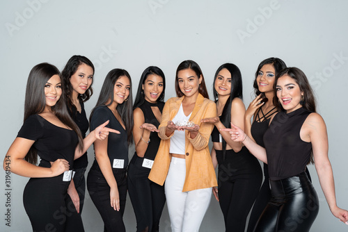 Fotografie Beauty Pageant Contestants In Training