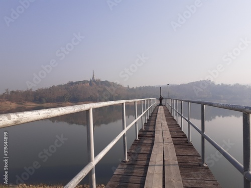 อากาศยามเช้า กับสพานไม้ © Kn