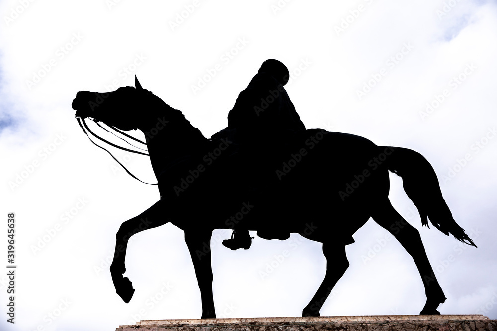 Fototapeta premium Ataturk statue silhouette in Ankara