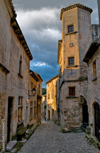 Fototapeta Naklejka Na Ścianę i Meble -  Les Baux-de-Provence