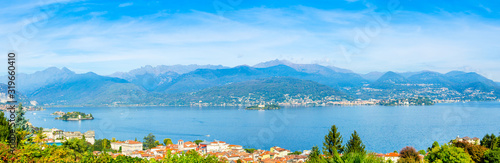 Картината върху платно Beautiful autumn landscape of Stresa town, Italy