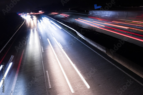 Wallpaper Mural Deutsche Autobahn mit Verkehr bei Nacht Torontodigital.ca