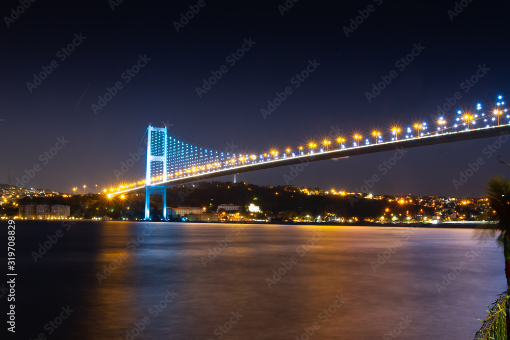Fototapeta premium Bosphorus bridge at night istanbul 