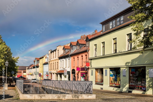 bernburg, deutschland - sanierte häuserzeile in der altstadt