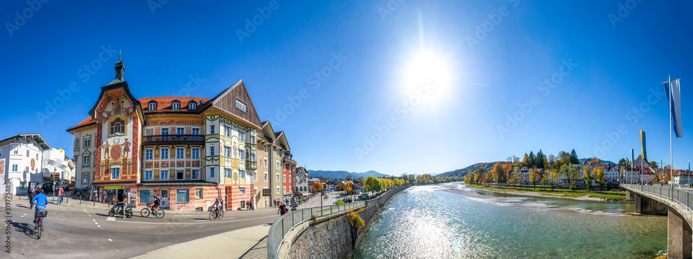 Fototapeta premium Panorama Bad Toelz i Isar, Niemcy