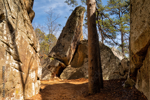 Photo Natural corral formed by rock and giant boulders at Robber's Cave, Oklahoma, in