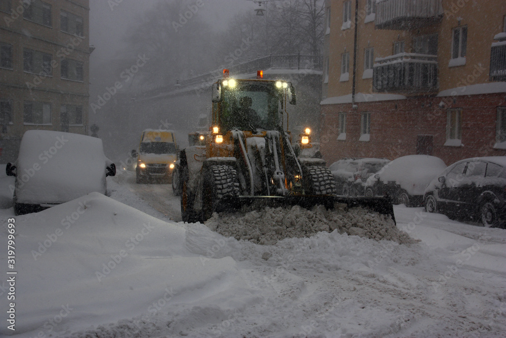 Snöstorm, snöröjning på gator i Stockholm/Södermalm. Snöstorm, snöröjning på gator i Stockholm/Södermalm.