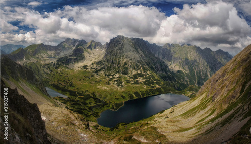 Fototapeta Naklejka Na Ścianę i Meble -  Dolina Pięciu Stawów Polskich