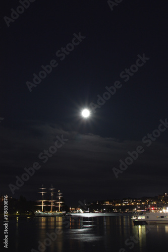 Strömmen/Norrström af chapman i månljus © Peter