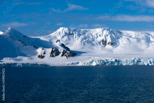 Stunning coastal landscapes along the Tabarin peninsula in the Antarctic continent © Luis