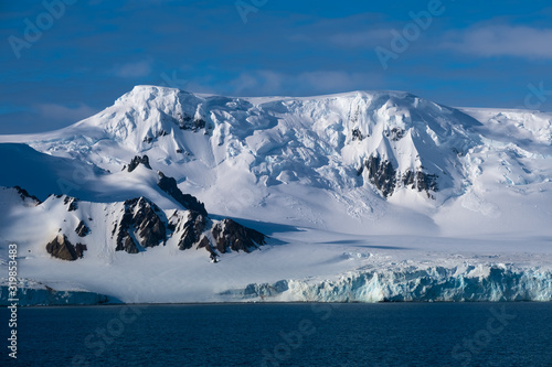 Stunning coastal landscapes along the Tabarin peninsula in the Antarctic continent © Luis