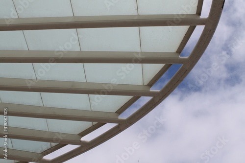 dettagli vetro e ferro bianco, stazione Oriente di Lisbona photo