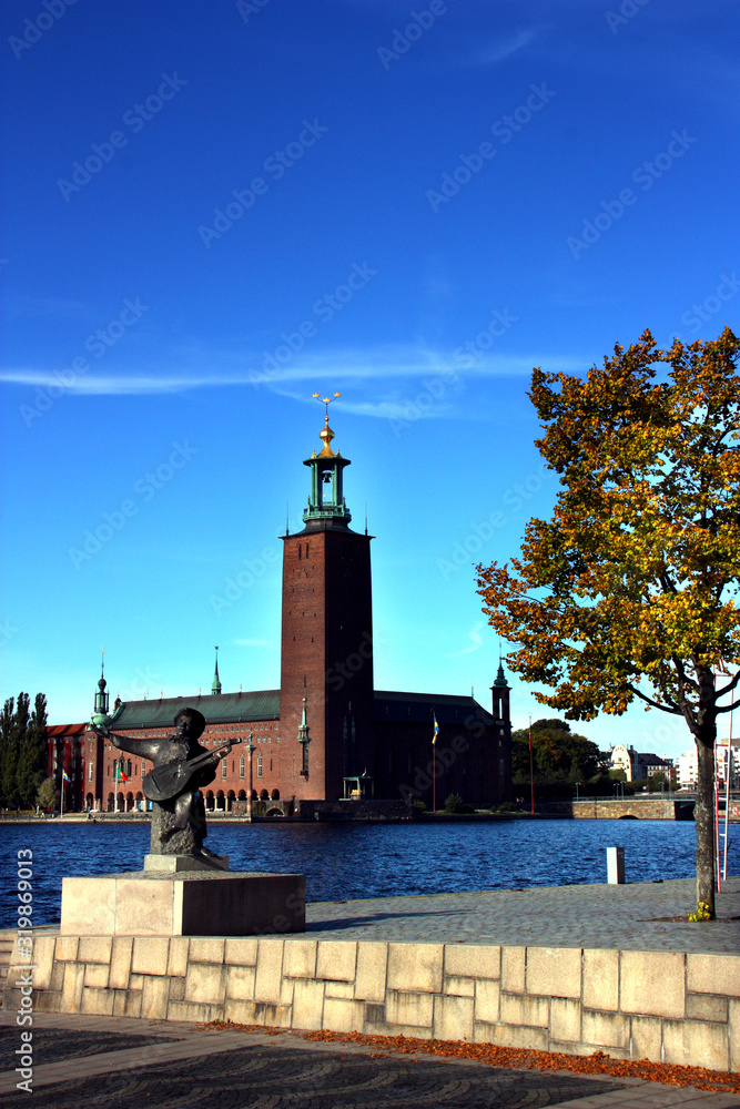 Riddarholmen och Stadshuset på hösten