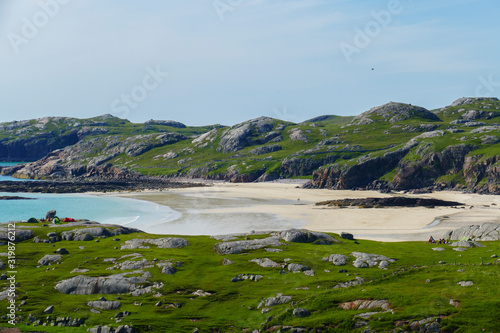 Blick über Oldshoremore beach, Bucht mi Sandstrand im Norden von Schottland photo