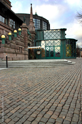 Canvas Print Kullerstensgata utanför Operakällaren/Cafe opera i Stockholm