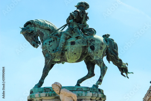 Fotografía Side view of equestrian statue of Prince Eugene of Savoy