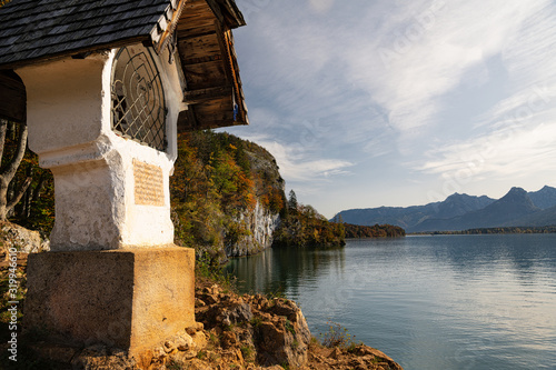 Hochzeitskreuz am Wolfgangsee im Salzkammergut photo