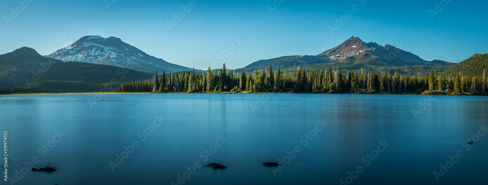 Mountain Lake Panorama - Oregon - Sparks Lake