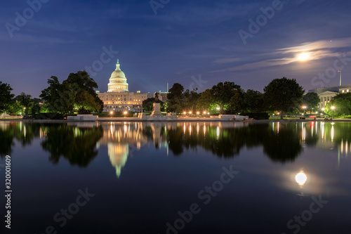 Washington DC, The United States Capitol Building at night
