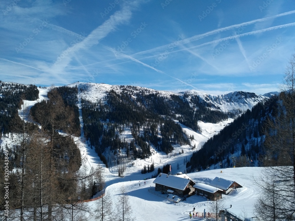 Fototapeta premium snowy valley in Austria