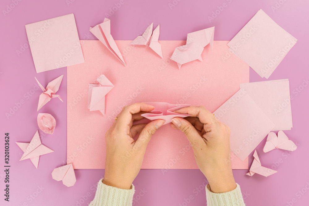 Obraz premium Pink origami figures