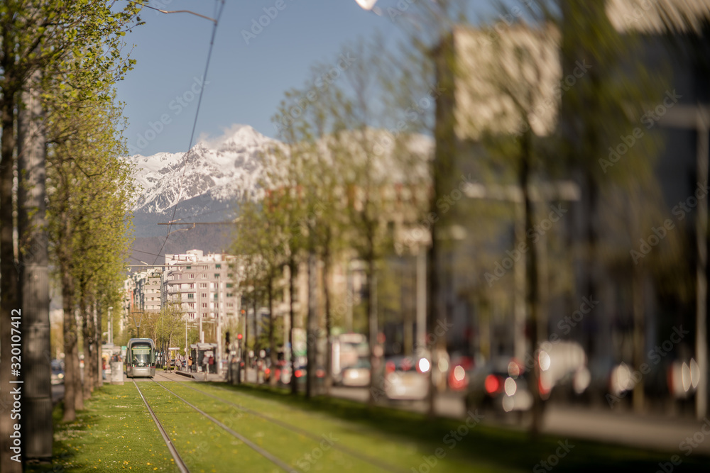 traffic in city / Grenoble