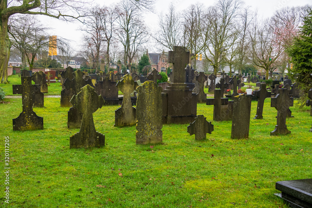 Naklejka premium alte Grabsteine Friedhof in Holland