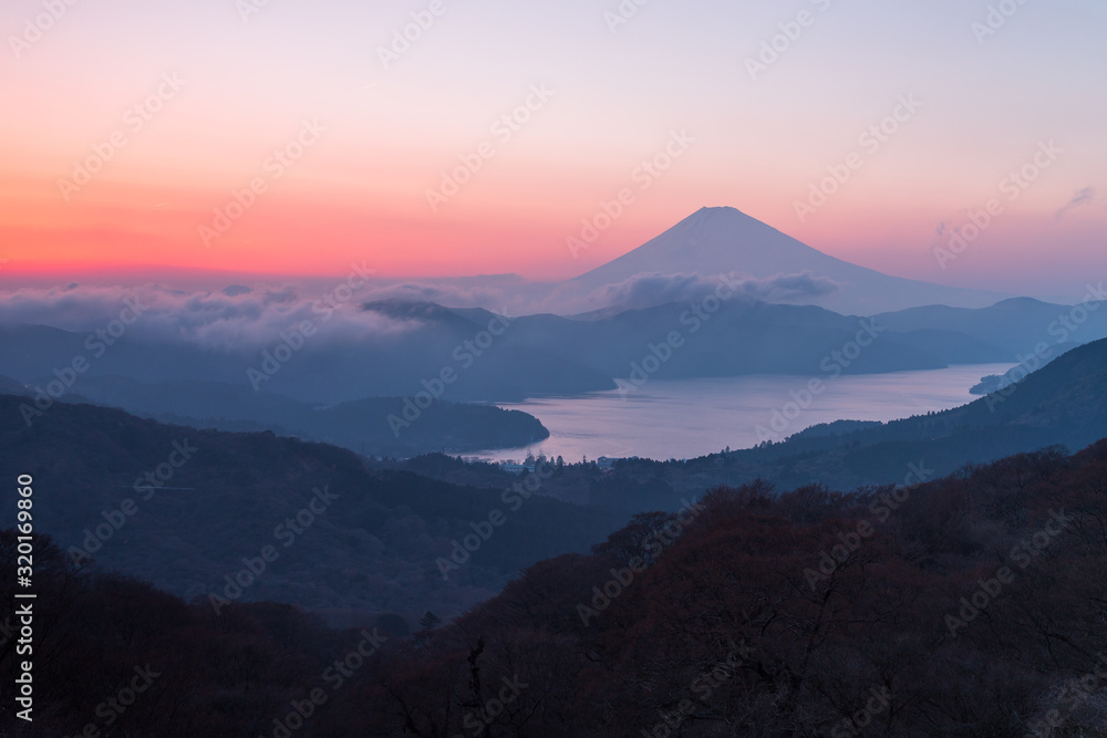 箱根の夕焼けと富士山