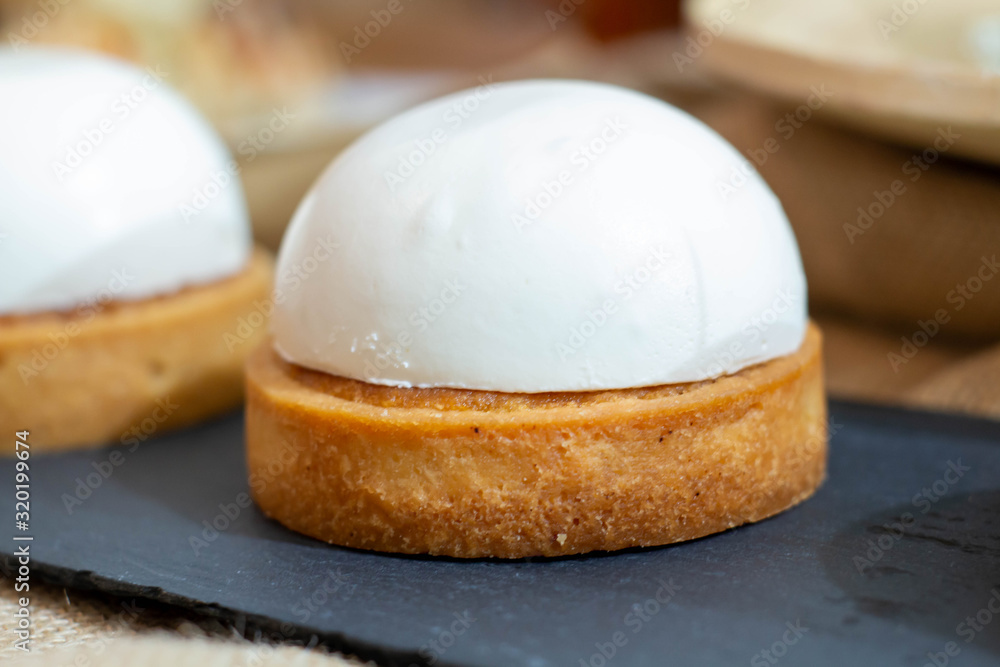 mini cake bakery in dish for catering mini cake bakery in dish for catering