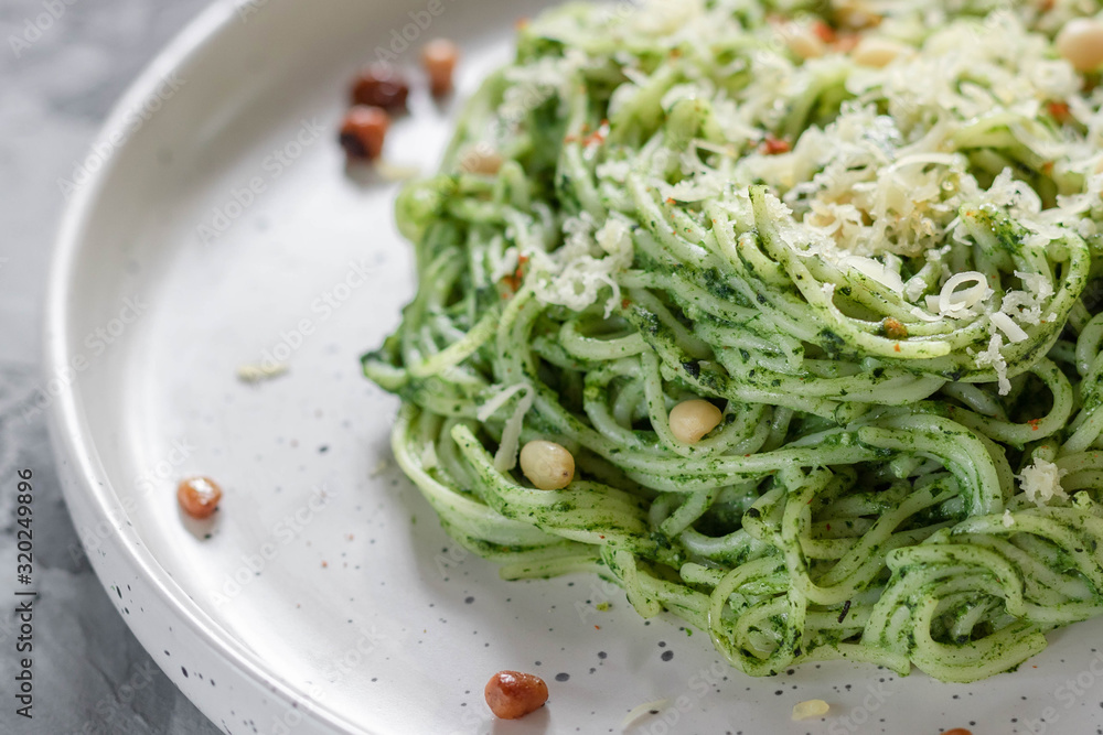 Green pasta with avocado, spinach and pine nuts Green pasta with avocado, spinach and pine nuts