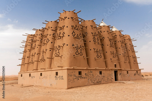 фотографія The abandoned traditional mud brick Arab dovecote in the Riyadh Province, Saudi
