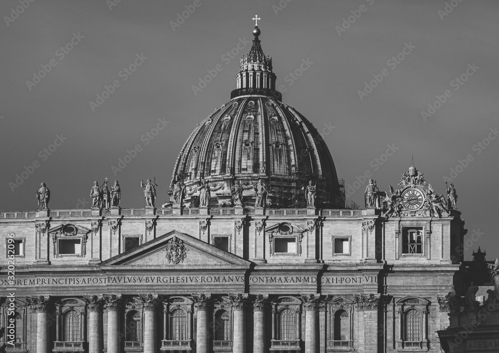 St. Peters Basilica  Vatican City, UNESCO World Heritage Site, Rome, Lazio, Italy, Europe