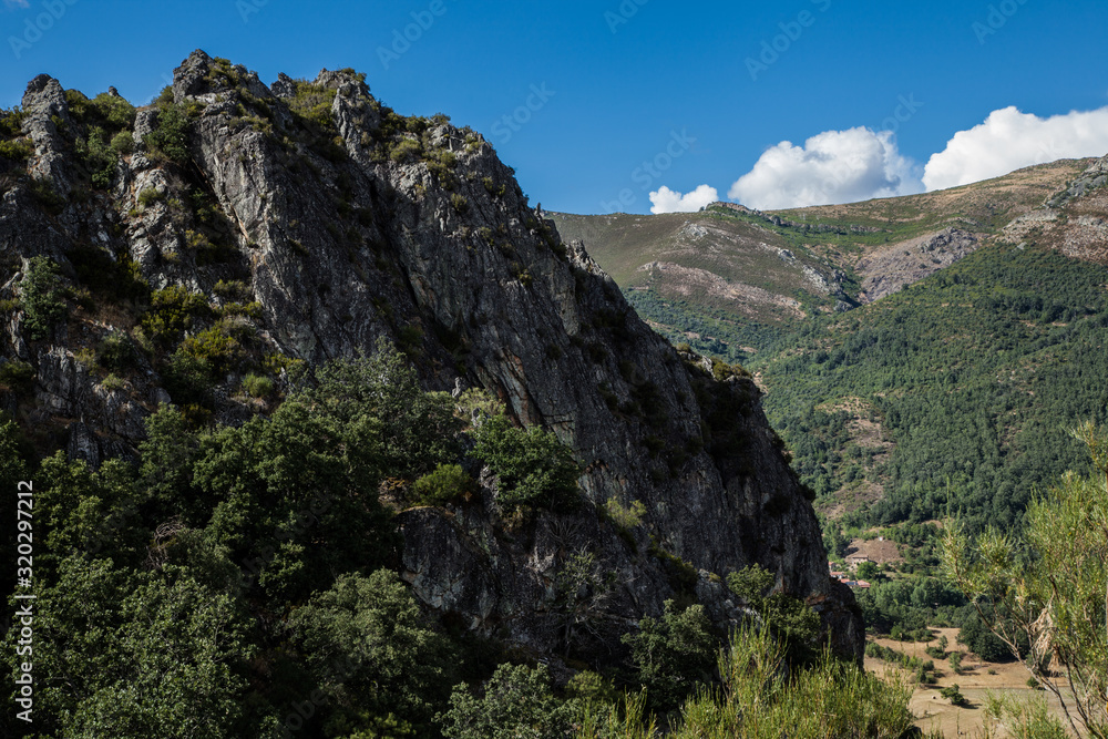 paisaje montañoso de León, España