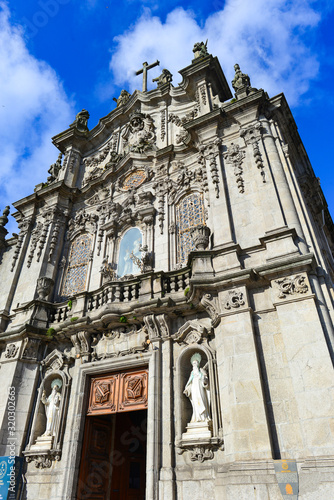 Igreja dos Carmelitas und Igreja do Carmo in Porto/Portugal photo