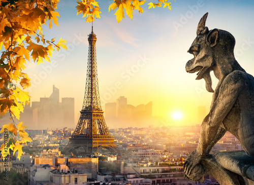 Chimera in Paris © Givaga