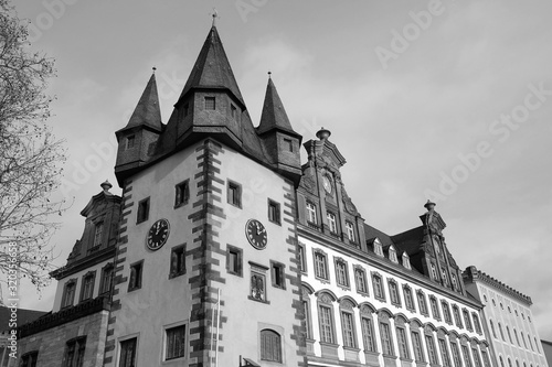 Saalhof mit Rententurm, Bernusbau, Historisches Museum und Burnitzbau am Mainkai am Eisernen Steg im Winter bei Sonnenschein in Frankfurt am Main in Hessen in klassischem Schwarzweiß photo